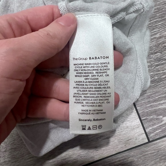 Aritzia Foundation relaxed t shirt - Picture 7 of 7